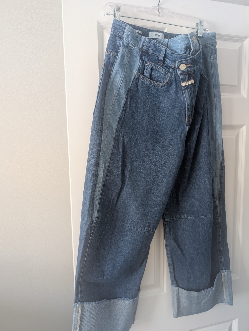 Closed Averly Wide-Leg Cuffed Jeans w/ Asymmetric Waist, size 31, Made in Italy - Picture 10 of 13